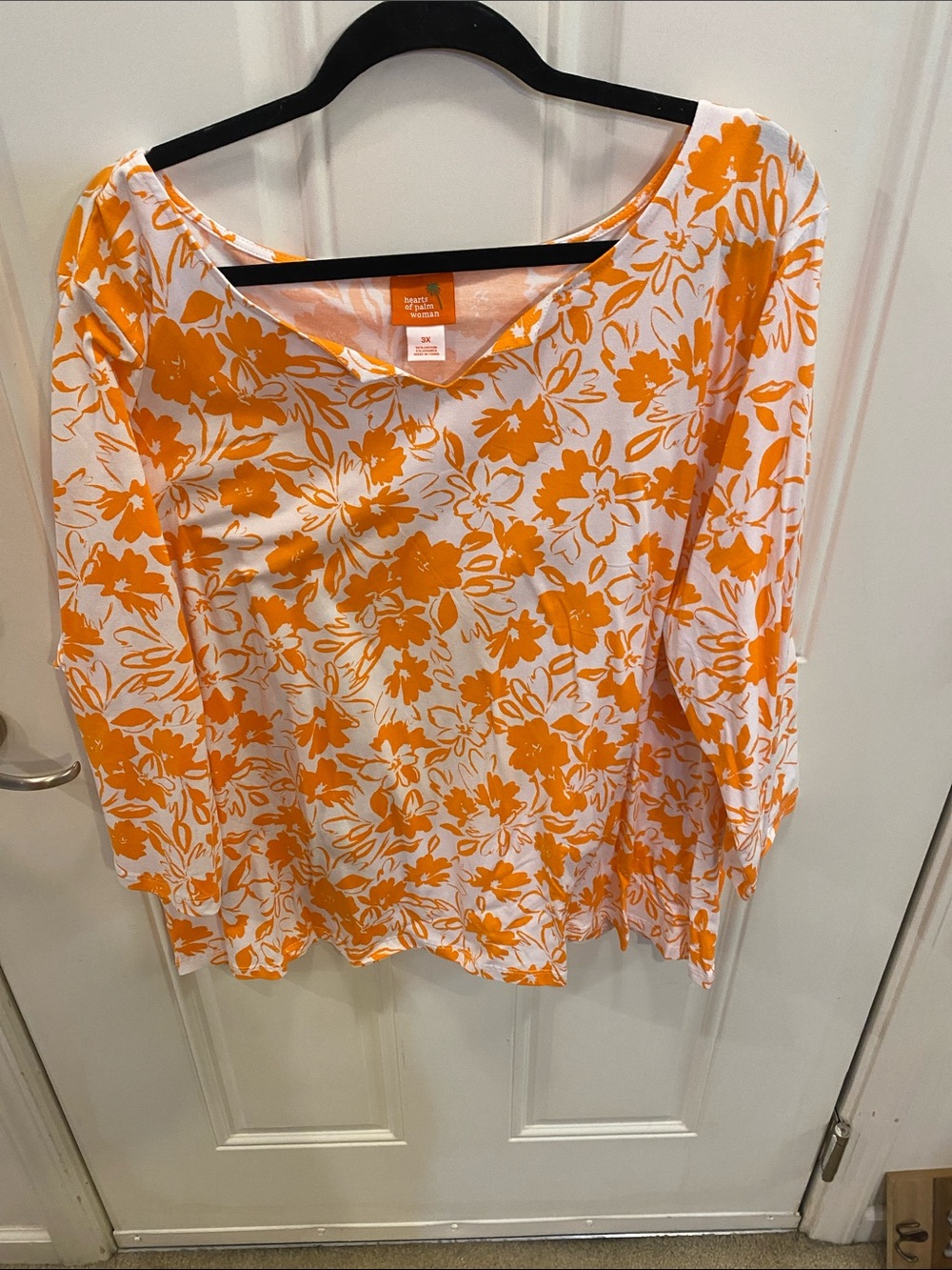 hearts of palm White and Orange Floral V-Neck 3/4 Sleeve Top